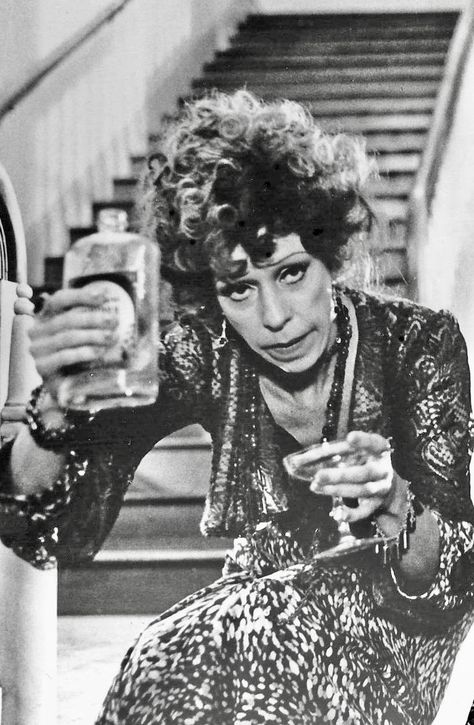 Carol Burnett as Miss Hannigan in “ANNIE” (Columbia Pictures, 1982) Directed by John Huston. Miss Hannigan, Funny Quotes Humor, Carol Burnett Show, Services Website, Carol Burnett, Quotes Humor, Quotes Disney, Boyfriend Humor, Retro Humor