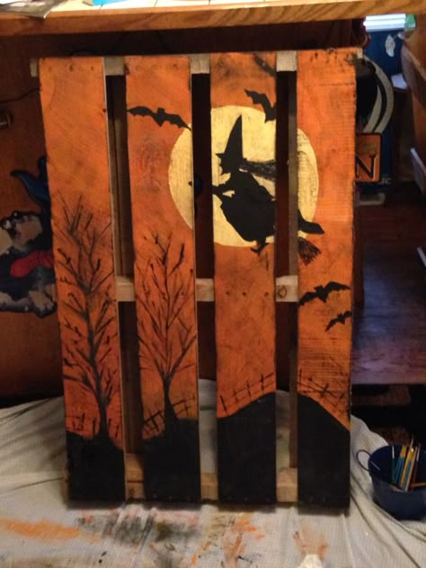 Witch pallet                                                                                                                                                                                 More Halloween Palette, Pallet Halloween, Fall Pallets, Dekorasi Halloween, Halloween Decor Diy, Photo Halloween, Halloween Wood Crafts, Adornos Halloween, Halloween Tattoo