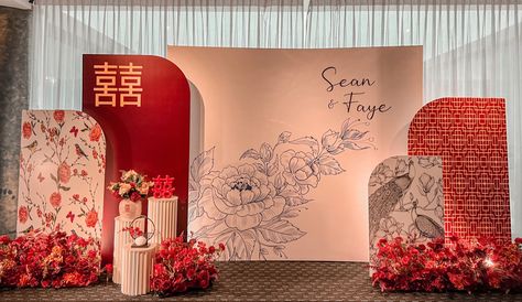 Asian Seating Chart, Sangjit Decoration Backdrop, Chinese Wedding Backdrop, Chinese Backdrop, Music Installation, Sangjit Decoration, Tea Ceremony Wedding, Asian Wedding Decor, Chinese Wedding Decor