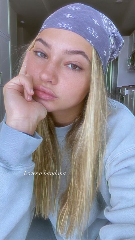 Stories • Instagram Madelyn Cline Bandana, Madelyn Cline Instagram, Surfergirl Style, Bandana Girl, Ariana Grande Songs, Rian Johnson, Madelyn Cline, Make Up Inspo, Bandana Hairstyles