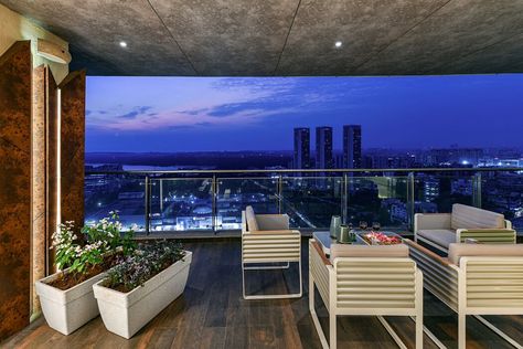 Pinnacle by AUM Architects Acp Sheet Design, Mafia House, Acp Sheet, House In Mumbai, Penthouse View, Penthouse Design, Area Gourmet, Cladding Design, Sheet Design