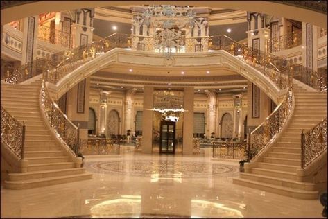 بيوت ملكية, Luxury Mansions Interior, Dream Mansion, Dream Life House, Casa Country, Mansion Interior, Dream House Rooms, Mansions Luxury, Luxury Homes Interior