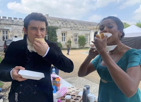 simone ashley and jonathan bailey bridgerton season two Bridgerton Bts Photos, Bridgerton Cast Photos, Period Drama Behind The Scenes, Anthony And Kate Bridgerton, Bridgerton Bts, Bridgerton Core, Bridgerton Scenes, Bridgerton Experience, Bridgerton Cast