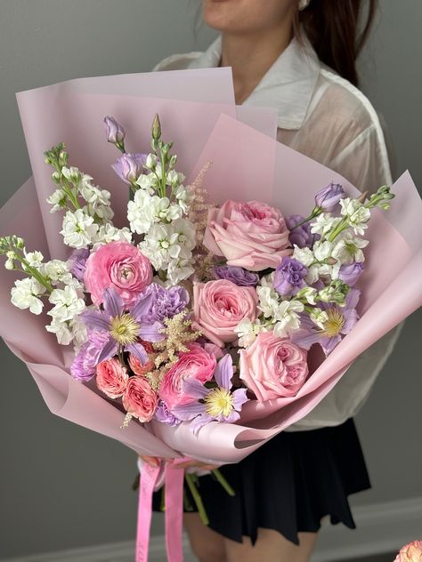 Bouquet of garden roses, carnations, stocks, clematis, lisianthus. Cute Bouquet Flowers Gift, Birthday Flower Bouquet Ideas, Cute Bouquets, Real Flower Bouquet, Carnation Flower Bouquet, Flowers For Bouquet, Carnations Bouquet, Pink Flowers Bouquet, Pink Roses Bouquet