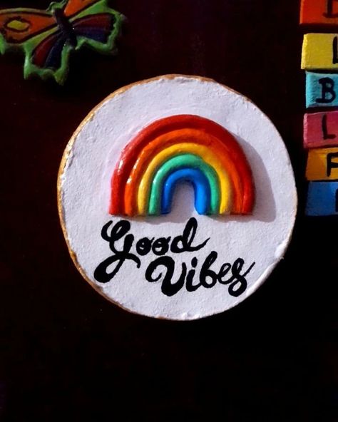 DIY Good Vibes Rainbow Fridge Magnet Idea for Home Decor🤯😍 • • #fridgemagnets #diyfridgemagnet #diyideas #diy #diyclay #clayart #handmade #creative #diymagnets #viral #rainbow #kalakaariwithvinita Mould It Fevicryl Ideas, Fridge Magnets Diy, House Exhibition, Diy Magnets, Idea For Home, Keychain Display, Instagram Diy, Fridge Magnet, Diy Clay