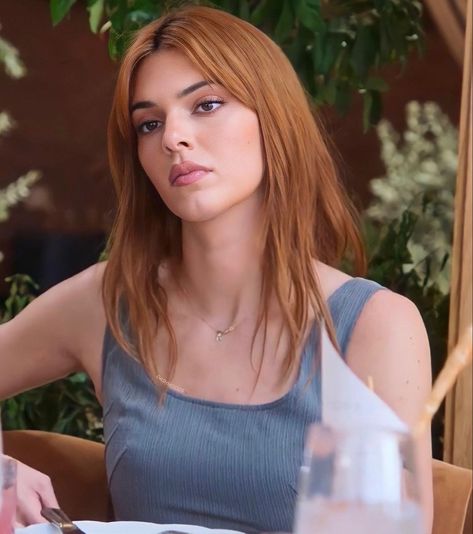 Kendall Jenner Hair Color, Kendall Jenner Haircut, Hair Color Placement, Kendall Jenner Hair, Hair Nutrition, Red Hair Inspo, Brown Hair Looks, Hair Style Korea, Ginger Hair Color