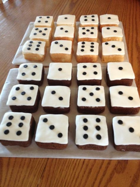 Dice Brownies, Bunko Food, Bunco Snacks, Bunco Food, Bunco Ideas, Bunco Themes, Square Cupcakes, Bunco Game, Casino Birthday