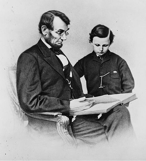 U.S. President Abraham Lincoln and his son Thomas "Tad" Lincoln Abraham Lincoln Pictures, Abraham Lincoln Biography, Mary Todd Lincoln, Homeschool Fun, Mother Died, Abe Lincoln, Log House, History Art, National Archives