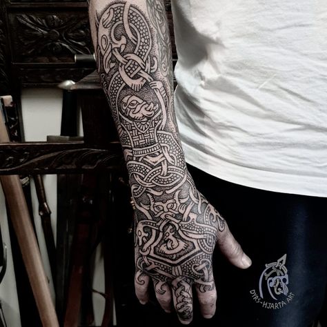 Sacred Knot Tattoo, Welsh Tattoo, Tattoos Viking, Viking Drawings, Nordic Tattoos, Celtic Sleeve Tattoos, Traditional Viking Tattoos, Viking Knotwork, Celtic Tattoos For Men