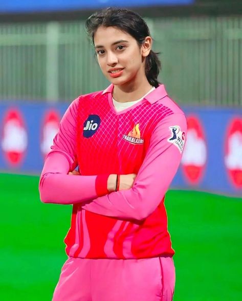 Smriti Mandhana Beautiful Photos Smrithi Mandana Hd Images, Smriti Mandhana Wallpapers Full Hd, Smriti Mandhana Hd Wallpapers, Smriti Mandhana Cute Wallpaper, Harleen Deol, Smriti Mandana, Women Cricketers, Cute Paragraphs For Him, Large Family Photography