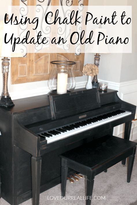 See how I updated an old piano using black chalk paint by Amy Howard.  It's a complete transformation that was completed in an afternoon! Chalk Paint Piano, Painting A Piano, Paint A Piano, Piano Makeover, Paint Piano, Painted Piano, Annie Sloan Paint Colors, Diy Remodeling, Painted Pianos