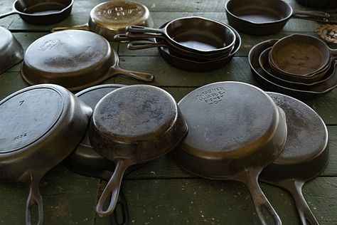 List of American cast iron cookware manufacturers - Wikipedia Vintage Cast Iron Cookware, Wagner Cast Iron, Iron Cleaning, Griswold Cast Iron, Cast Iron Cleaning, Cast Iron Stove, Lodge Cast Iron, Stoves Range, Iron Cookware