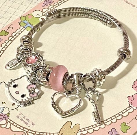 Hello Kitty Pandora Bracelet, Pulsera Pandora Charms Ideas, Pandora Bracelet Aesthetic, Hello Kitty Pandora, Pandora Kids, Pandora Bracelet Ideas, Hello Kitty Charms, Pandora Bracelet Charms Ideas, Pandora Bracelet Designs