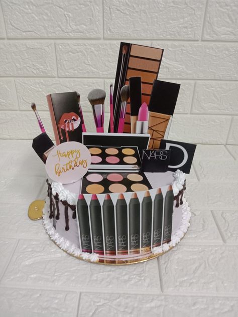 Makeup Theme Cake Makeup Theme Cake, Makeup Cake, Whipped Cream Cakes, Makeup Themes, Fresh Cake, Make Up Cake, Homemade Birthday Cakes, Homemade Birthday, Cake Pricing