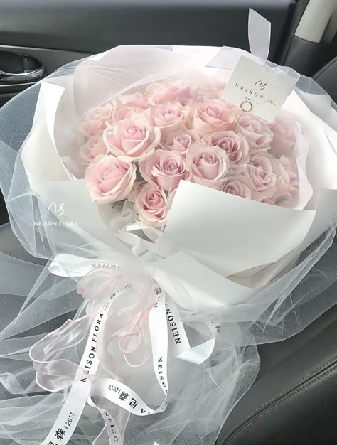 Pink Flowers Bouquet, Bday Presents, Pretty Flowers Pictures, Pink Flower Bouquet, Birthday Flowers Bouquet, Luxury Flower Bouquets, Prettiest Bouquet, Flower Gift Ideas, Gift Bouquet