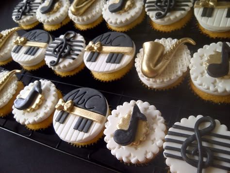 Jazz Cupcakes~! Michel Camilo Musician Cupcakes ~! Personalized Cupcakes ~! Musical Cupcakes Ideas, Music Cupcakes Ideas, Music Themed Cupcakes, Musical Cupcakes, Music Note Cupcakes, Jazz Theme, Music Cupcakes, Bolo Musical, Deco Cupcake