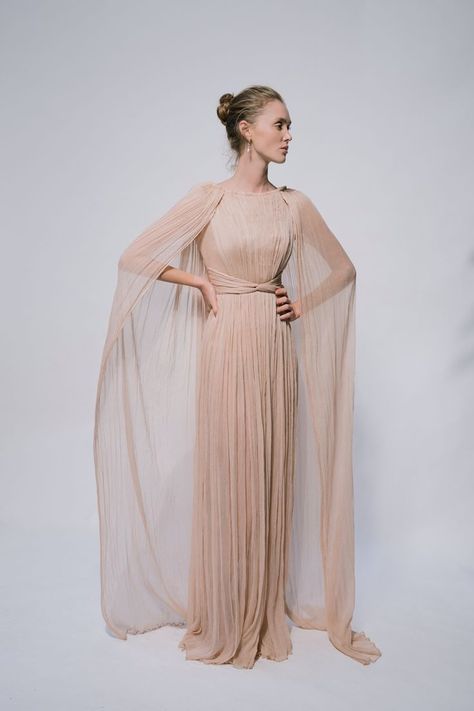 Cape Sleeves Gown, Strange Wedding, Greek Style Dress, Chana Marelus, Dress With Cape Sleeves, Cape Sleeve Dress, Column Wedding Dress, Wedding Dresses Blush, Wedding Inspirasi