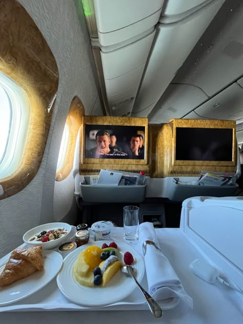 First Class Flight 2 People, Business Class Plane Aesthetic, Emirates Airline First Class Luxury, 1st Class Flight Aesthetic, First Class Flight Couple, Emirates Business Class Aesthetic, First Class Flight Emirates, First Class Flight Luxury, Business Class Flight Aesthetic