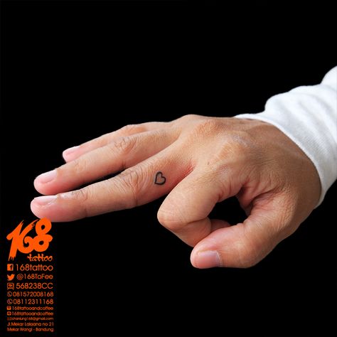 simple heart finger tattoo Men Finger Tattoo, Finger Tattoo Heart, Heart With Fingers, Heart Finger Tattoo, Men Finger Tattoos, Heart Tattoo On Finger, Tattoo Heart, Finger Heart, Tattoo Artwork