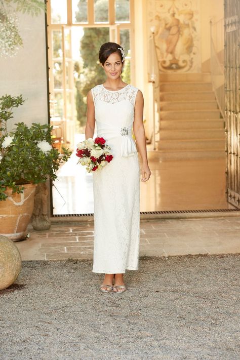 Wedding Dress Over 40, Older Bride Dresses, Older Bride Wedding Dress, Detailed Wedding Dress, Informal Wedding Dresses, Second Wedding Dresses, Non Traditional Wedding, Western Wedding Dresses, Wedding Dress Champagne