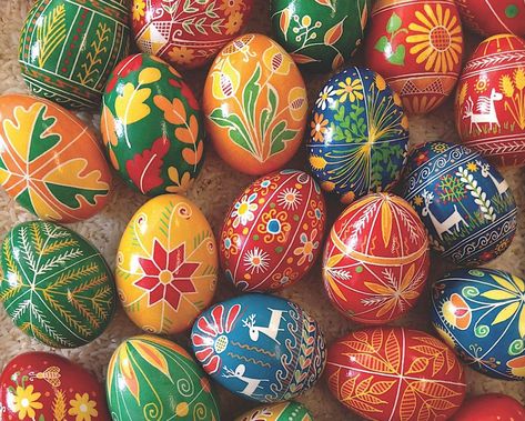 Pysanky Eggs Pattern, Polish Easter, Easter Tops, Easter Egg Art, Easter Egg Pattern, Painted Eggs, Ukrainian Easter, Pysanky Eggs, Ukrainian Easter Eggs