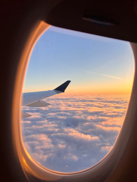 Plane, vacation, flying, sunrise view, sunrise from plane, on vacation, views Airplane Window View, Plane Photos, Plane Window, Airport Aesthetic, Patong Beach, Vision Board Photos, Vision Board Pictures, Airplane Window, Vision Board Affirmations