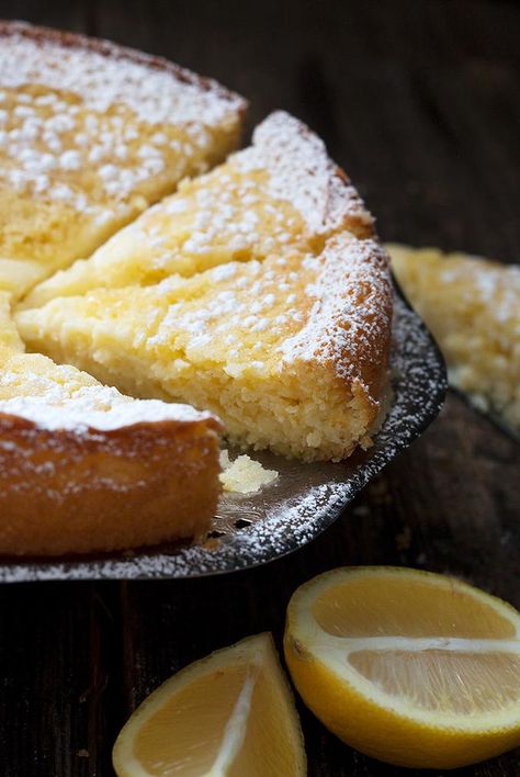 Resipi Kek, Lemon Cake Recipe, Lemon Dessert Recipes, Cream Butter, Monkey Bread, Lemon Cheesecake, Lemon Cream, Lemon Desserts, Butter Cake