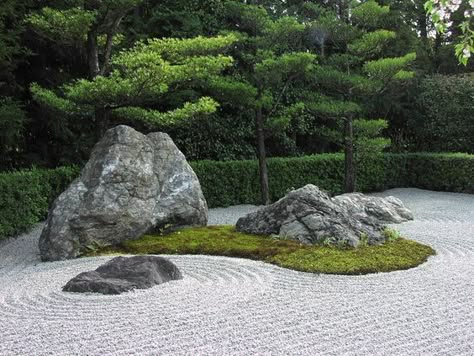 Japanese Rock Garden Ideas, Japanese Garden Style, Landscaping Rock, Japanese Rock Garden, Small Japanese Garden, Zen Rock Garden, Japanese Garden Landscape, Zen Garden Design, Japanese Zen Garden