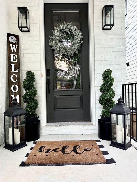 Modern Farmhouse, black and white design, minimalist, minimalism, boxwood trees, buffalo plaid, lanterns Veranda Design, Small Porch Decorating, Black Front Door, Small Porch, House Front Porch, Black Front Doors, Doorway Decor, Front Porch Design, Outdoor Entryway