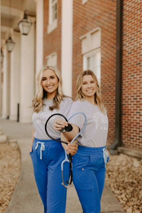 Nursing Student Photoshoot Photo Ideas, Nurse Friends Pictures, Mother Daughter Nurse Pictures, Graduation Nursing Pictures Photo Ideas, Nurse Group Pictures, Nurse Photo Shoot Picture Ideas, Professional Nursing Pictures, Pediatric Nurse Graduation Pictures, Nurse Picture Ideas