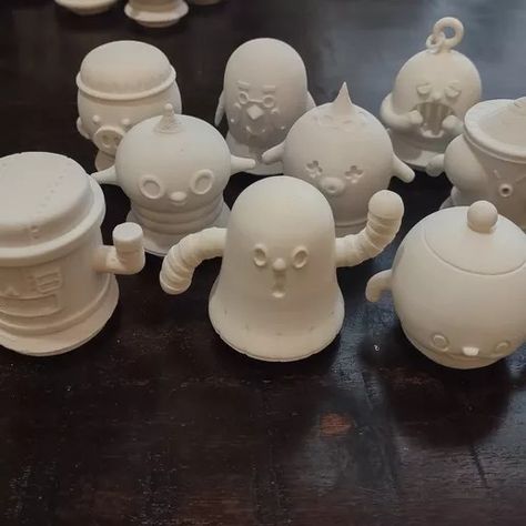 Acnh Clay Art, Clay Gyroid, Clay Storage Ideas, Ceramic Food Sculpture, Clay Monsters, Coil Pottery, Clay Things, Cerámica Ideas, Clay Diy Projects