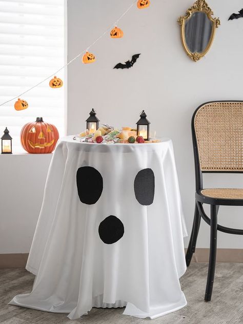 Black and White Collar Polyester Halloween Tablecloths Embellished Table & Sofa Linens Halloween Tablecloth, Picnic Dinner, Halloween Fest, Table Cloth Decorations, Dinner Decor, Hallowen Ideas, Party Cartoon, Halloween Pumpkin Designs, Halloween Tattoo