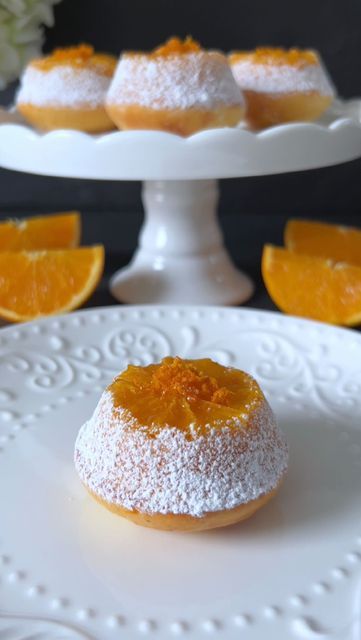 Upside Down Muffins, Orange Muffin Recipe, Orange Dessert, Muffin Cup, Orange Muffins, Mini Torte, Juicy Orange, Orange Slice, Butter Milk