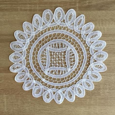 Brussels Lace, Doily Art, Battenberg Lace, Patterns For Fashion, Battenburg Lace, Money Makers, Embroidered Art, Lace Heart, Lace Vintage