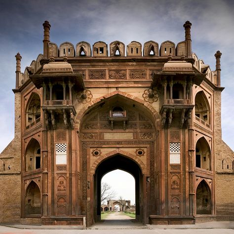 A Caravan of history. Mughal Sarai Noor Mahal, Punjab. © Amit Pasricha Punjab Architecture, Nur Jahan, Noor Mahal, Mughal Architecture, Mosque Art, Asian Architecture, India Map, Main Gate, Indian Architecture