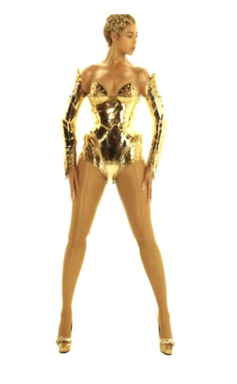 What do you mean you've got a shinier leotard? (Beyonce - Sweet Dreams) Beyonce Sweet Dreams Outfit, Mugler Beyonce, Beyonce Corset, Beyonce Sweet Dreams, Beyonce 2024, Sweet Dreams Beyonce, Queen Beyonce, Mystical Garden, Gold Bodysuit