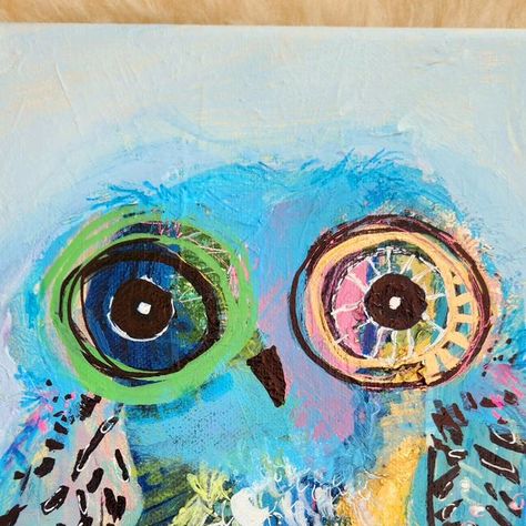 Elizabeth Baumgartner on Instagram: "SOLD! Hooooo hooo needs a hug?!?!? This sweet face owl has you covered 💗  Available  Dm to inquire 💗  #owl #nature #animalart #owlart #cincycreatives #insidersstudiotwinkleowls #homedecor #childrensroomdecor #cincinnatiartist" Owl Painting Abstract, Owl Painting Ideas, Owl Art Projects For Kids, Easy Owl Painting, Owl Art Project, Owl Artwork, Owl Painting, School Art Projects, Childrens Room Decor