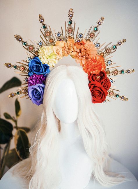 Celestial Headpiece, Gold Crowns, Flower Halo, Halloween 1, Butterfly Theme, Make Up Looks, Wedding Crown, Make Up Artist, Gold Crown