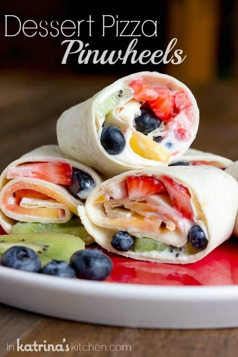 Fruit Tortilla Wraps, Desert Pizza, Fruit Pizzas, Pizza Pinwheels, Work Recipes, Pinwheel Recipes, Food Appetizers, Dessert Pizza, Fruit Pizza