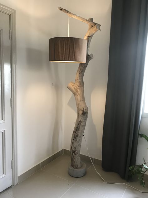 Driftwood Floor Lamp, Lamp Pipes, Diy Floor Lamp, Bohemian Lamp, Tree Branch Decor, Driftwood Art Diy, Driftwood Lamp, Diy Home Accessories, Wooden Floor Lamps