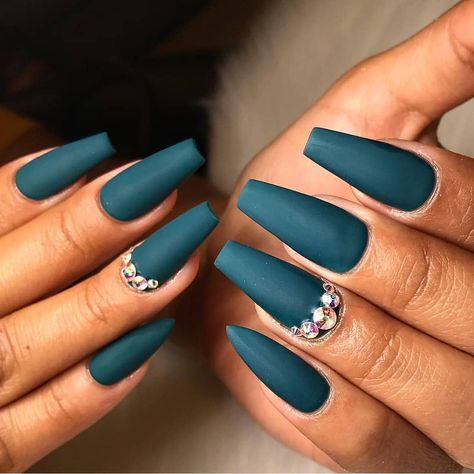 Dark Teal Nails Matte, Matte Black And Turquoise Nails, Teal Green Nails Acrylic, Fall Turquoise Nails, Dark Turquoise Nails Designs, Teal Matte Nails, Dark Teal Nail Ideas, Dark Teal Acrylic Nails, Teal Nail Designs Turquoise