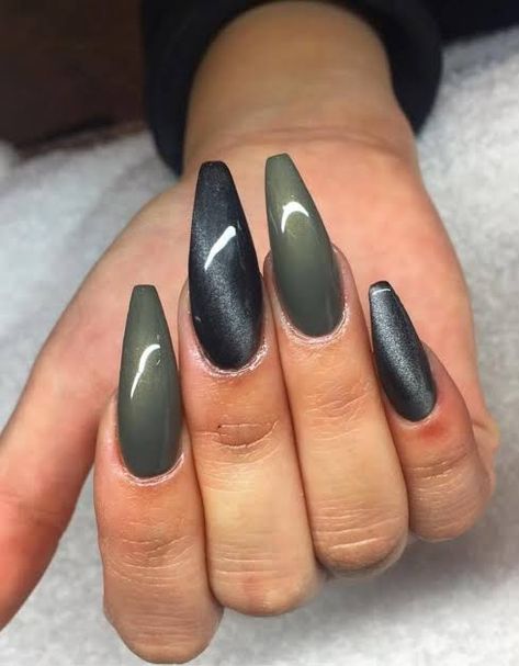 Dark Gray Nails, Army Green Nails, Lilly Nails, Magnetic Nail Art, Dark Grey Nails, Green Gel Polish, Fall Nails Inspiration, Gel Polish Nail Designs, Green Acrylic Nails