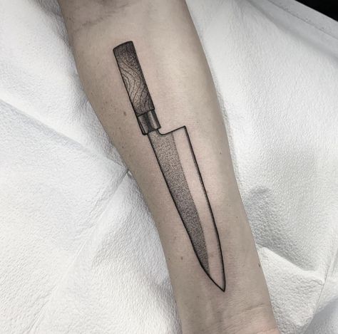 Black Knife Tattoo, Culinary Tattoos, Tattoo Main, Chef Tattoo, Paperbag Skirt, Black Knife, Food Tattoos, Knife Tattoo, Spooky Tattoos