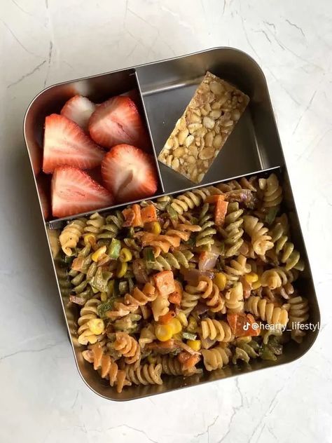 Vegetarian Kids Lunch, Mayonnaise Pasta, Peanut Chikki, Rajma Masala, Vegetarian Kids, Lunch Box Idea, Tiffin Recipe, School Lunch Recipes, Quick Pasta Recipes