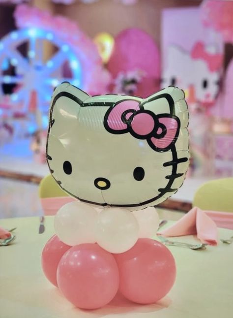 Hello Kitty Balloon Centerpieces, Hello Kitty Party Centerpieces, Hello Kitty Table Centerpiece, Sanrio Centerpiece Ideas, Hello Kitty Table Decorations, Hello Kitty Centerpiece Ideas, Hello Kitty Baby Shower Ideas, Hello Kitty Centerpiece, Cinnamoroll Party