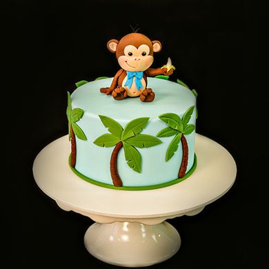 Join Margie Carter as she shows you how to make this adorable Cheeky Monkey Cake Topper. Suitable for a jungle, safari or circus-themed children's party. Monkey Cake Ideas, Monkey Cake Topper, Fondant Monkey, Monkey Cakes, Monkey Birthday Cakes, Jungle Cakes, Learn Cake Decorating, Monkey Cake, Thanksgiving Cakes