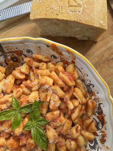 Handmade Ricotta Cavatelli - Frannie Loves Food Zucchini Pesto Pasta, Appetizing Food, Pickled Eggplant, Type Of Pasta, Veal Stew, Bean And Vegetable Soup, Spinach Stuffed Shells, Pork Ragu, Bean Pasta