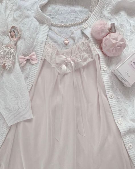 Hyperfeminine Clothes, Hyperfeminine Aesthetic Outfit, Dollette Dress, Hyperfeminine Outfit, Feminine Era, Bow Outfit, Future Board, Hyper Feminine, Hat Aesthetic