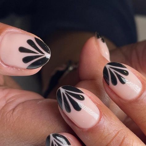 PREVIOUSLY HARD AS NAILS STUDIO 💖 on Instagram: "Now this is a cute alternative to a french mani if you dare - art deco vibes at its finest 🖤 inspired by @rebekahxpritchard Detailed nail art by @aimy_hardasnails" Art Deco Acrylic Nails, Alternative French Manicure, Cool French Manicure, French Nail With Design, Art Deco Nail Art, Star Manicure, Alternative Nails, Detailed Nail Art, Negative Space Nail Art