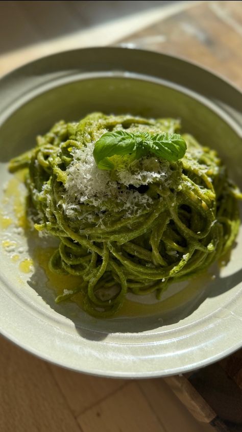 Super Greens Anti-Inflammatory Pasta Kale Pasta, Green Pasta, Green Kale, Ideas For Dinner, Delicious Pasta, Super Greens, Pesto Pasta, The Sauce, Light Sweater